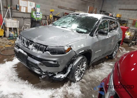 2022 Jeep Compass Limited 4X4 из США, поврежденный, VIN 3C4NJDCB6NT113162